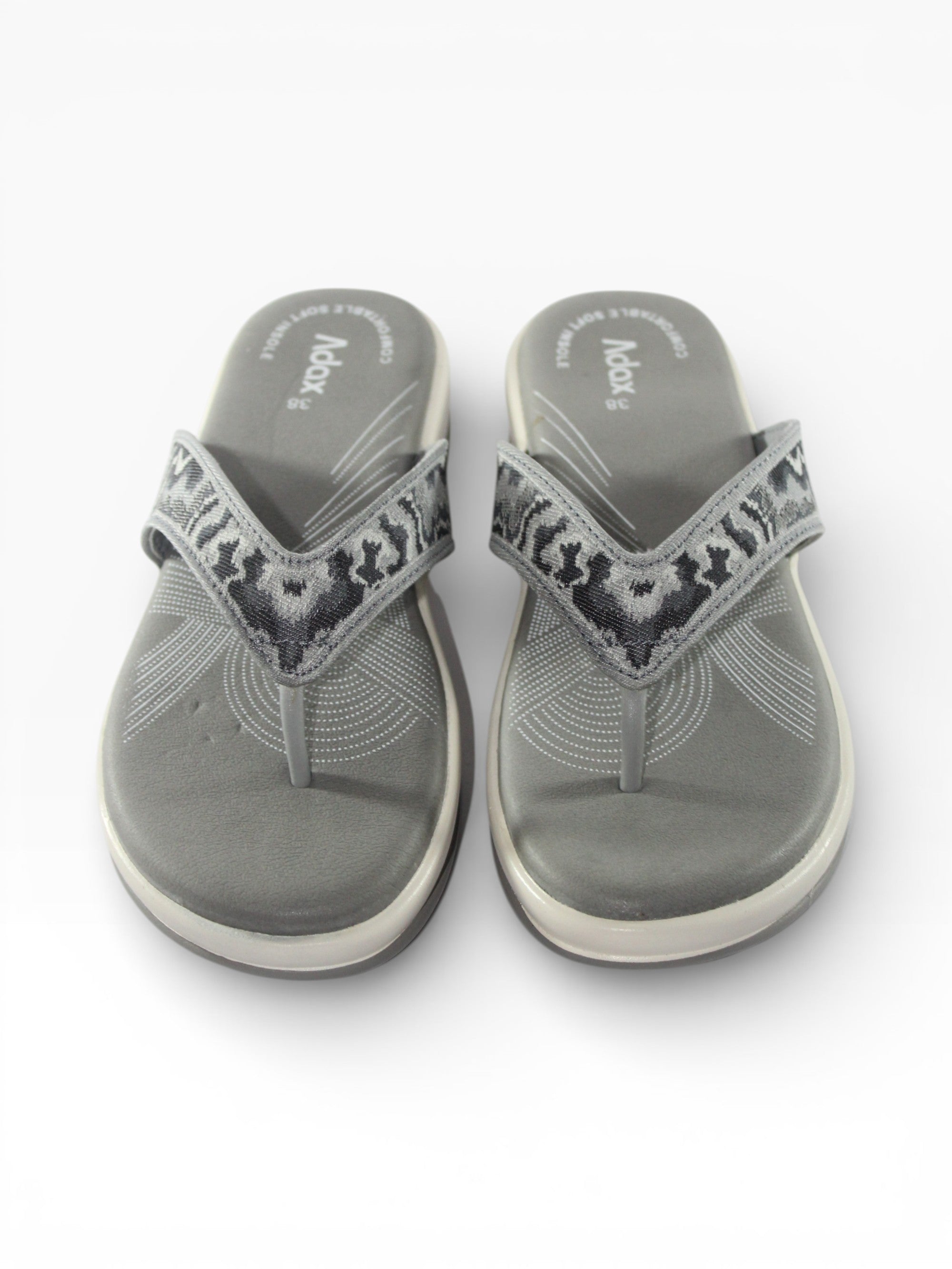 "Silver Vine" Fabric Toe-Post Sandal – Grey